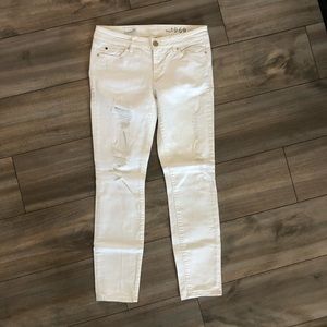 Gap Always Skinny White Distressed Jeans- Size 25 Regular